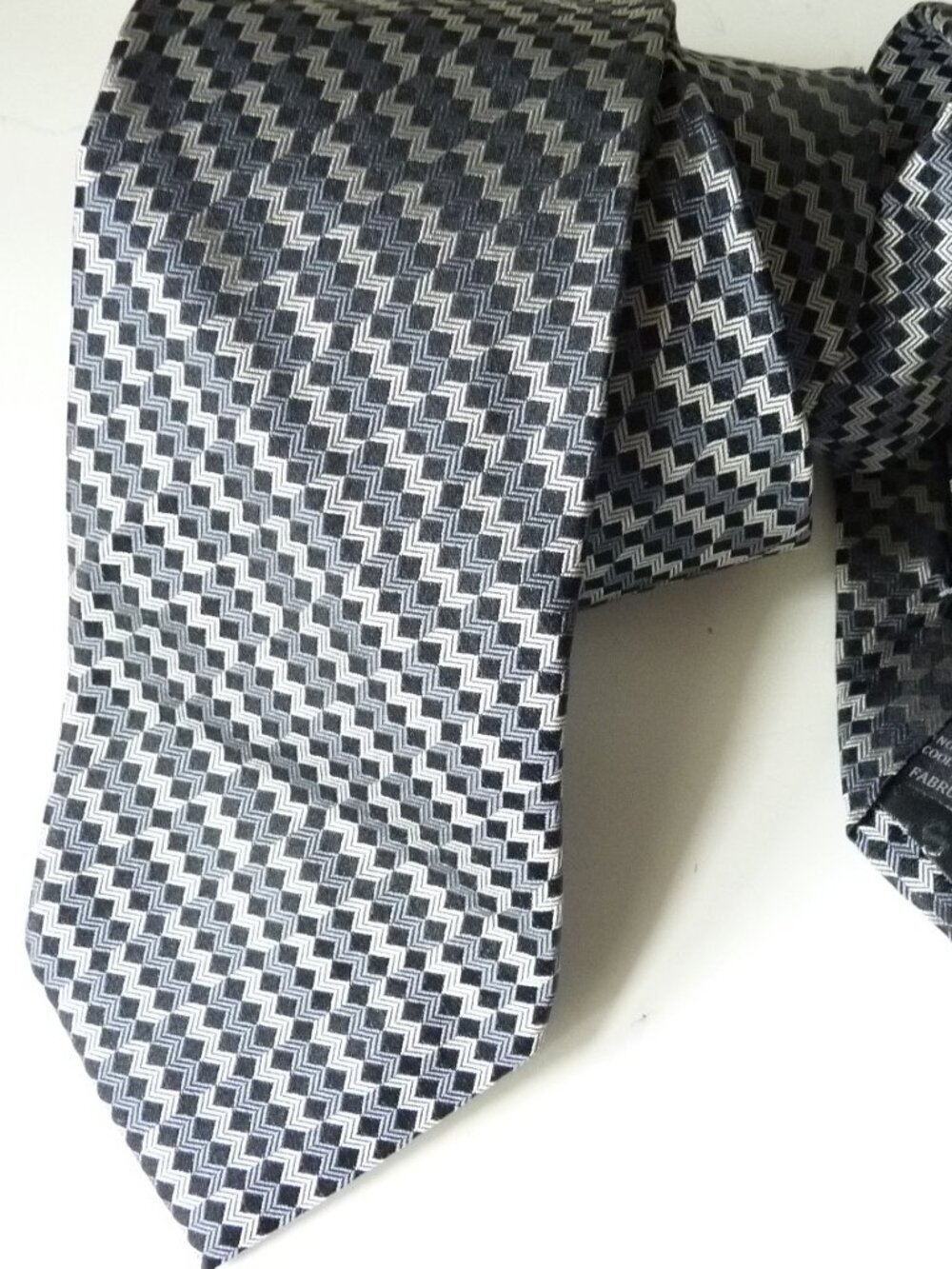 Missoni iconic chevron silver gray skinny tie